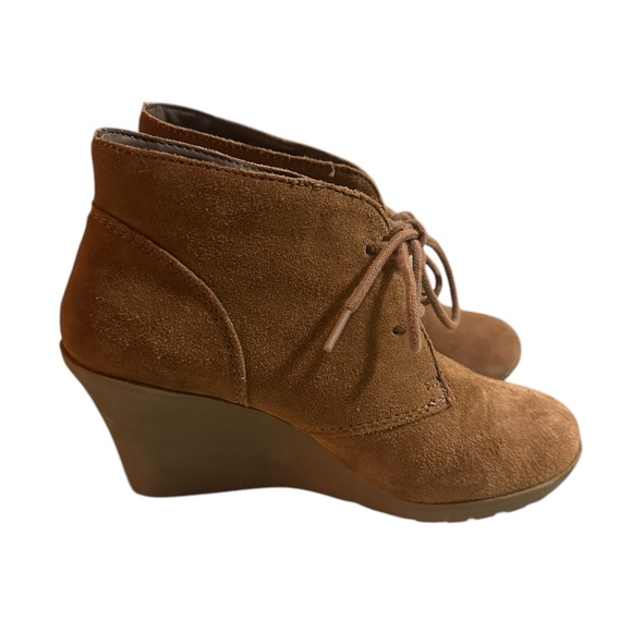 White Mountain Shoes - White Mountain wedge booties size 9